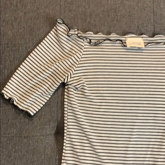 Off the shoulder black and white striped crop top - Picture 6 of 8